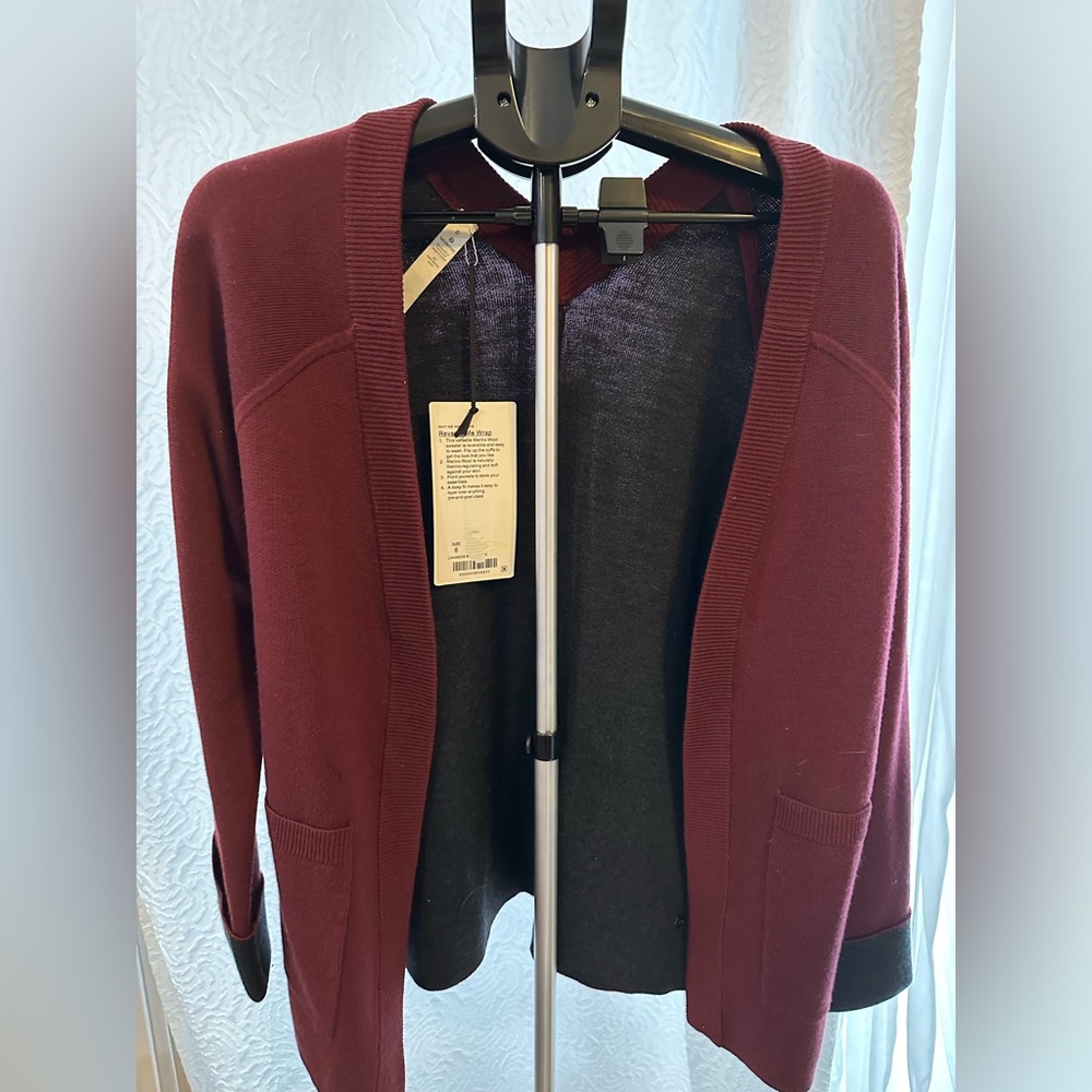 Lululemon Reverse Me Wrap Merino wool - Wine color- sz 6